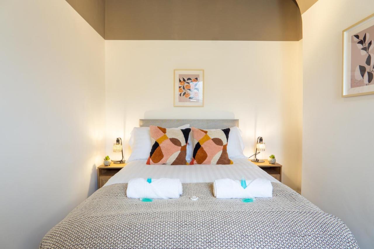 Air Host & - Cedar House - 3br With Parking Holiday home Liverpool