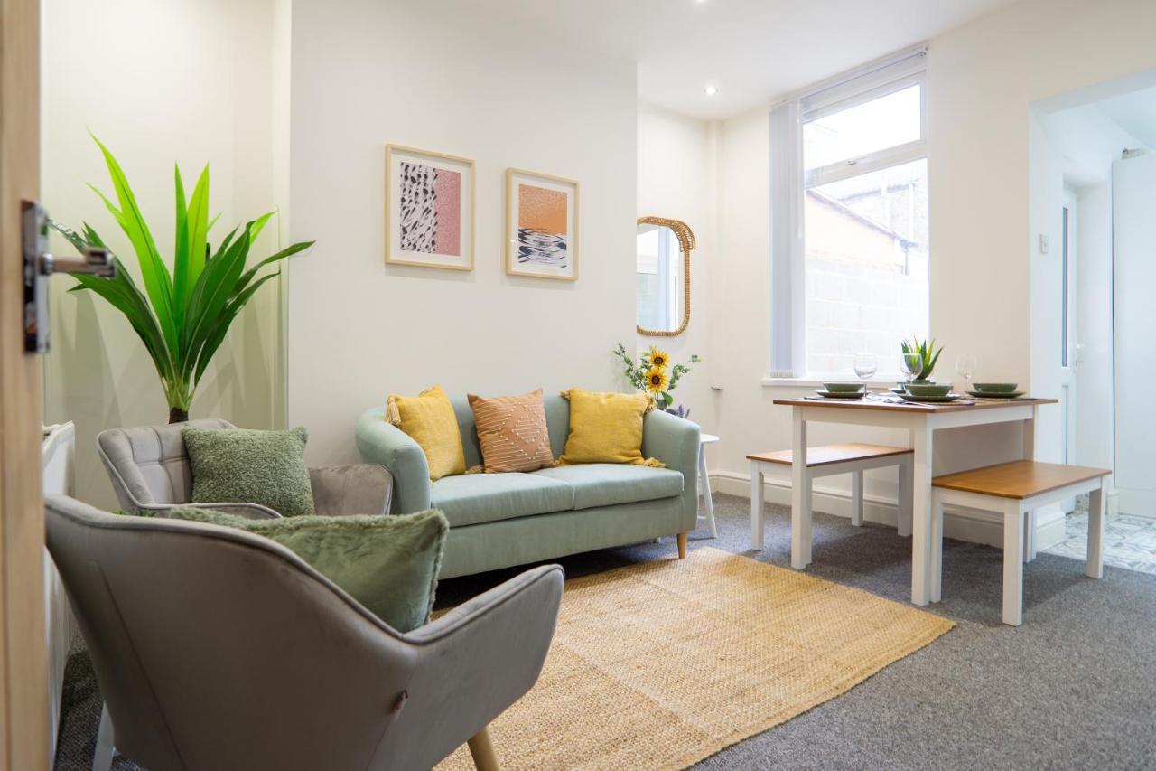 Air Host & - Cedar House - 3br With Parking * Liverpool