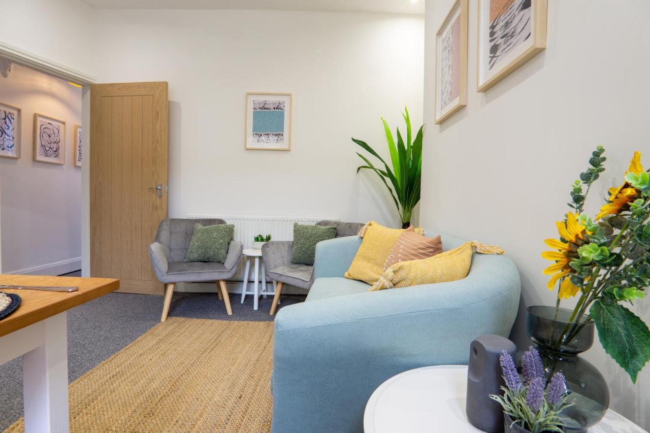 Air Host & - Cedar House - 3br With Parking Holiday home Liverpool